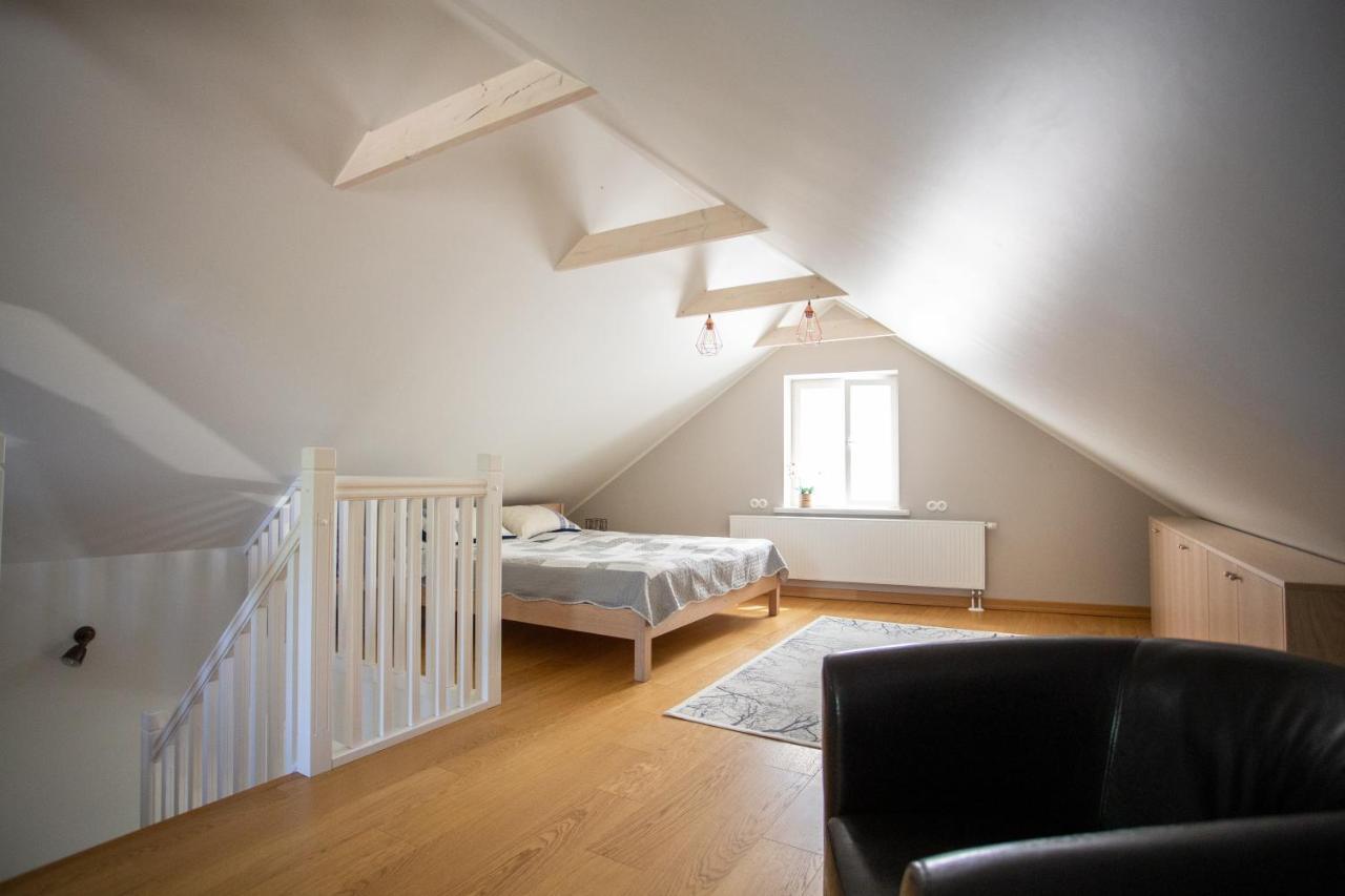 Silbernagel Apartment Курессааре Экстерьер фото