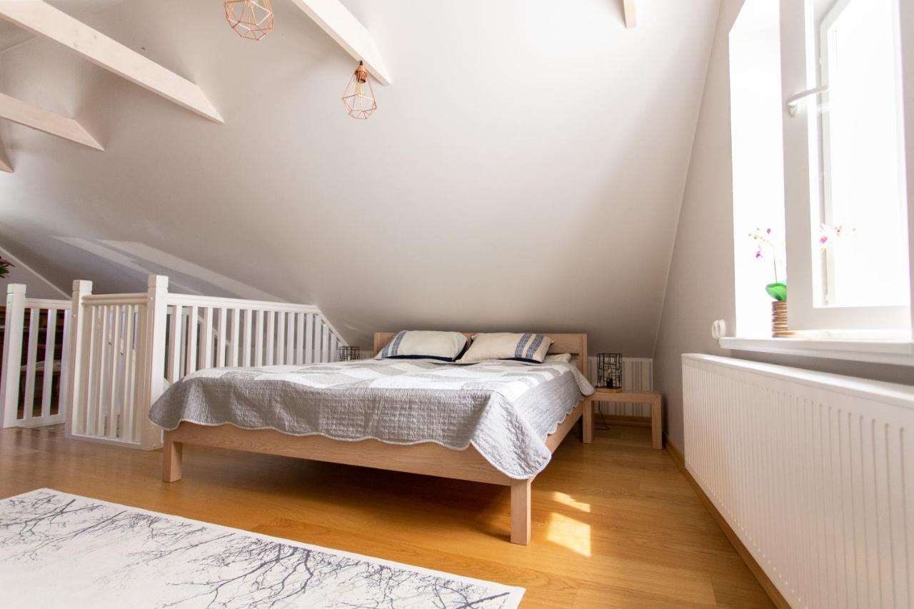 Silbernagel Apartment Курессааре Экстерьер фото