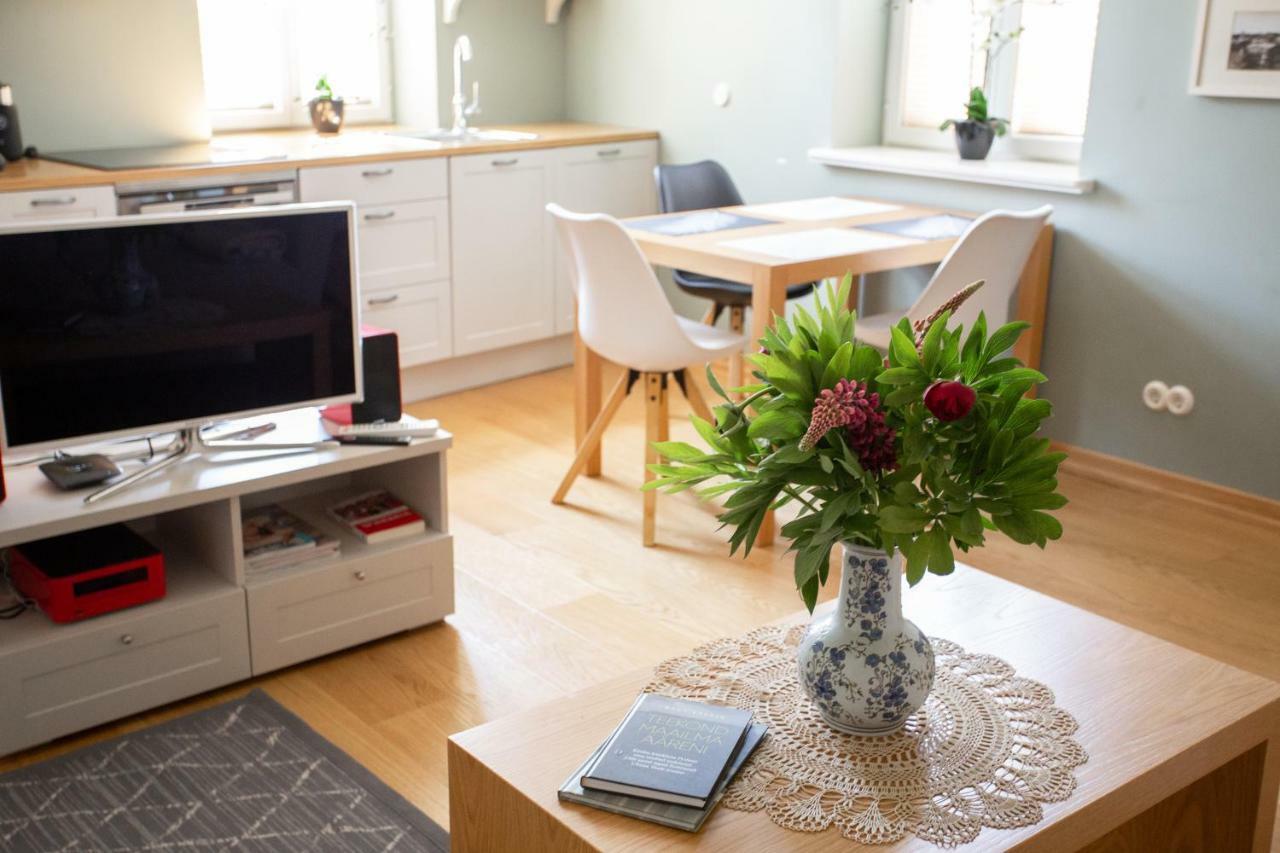 Silbernagel Apartment Курессааре Экстерьер фото